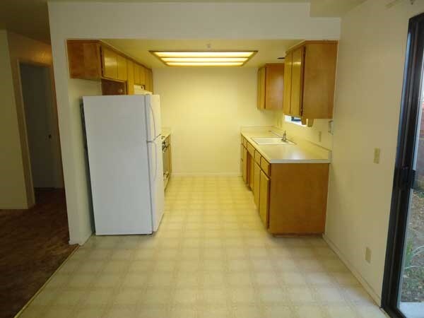 Kitchen - 1095 Orcutt Rd