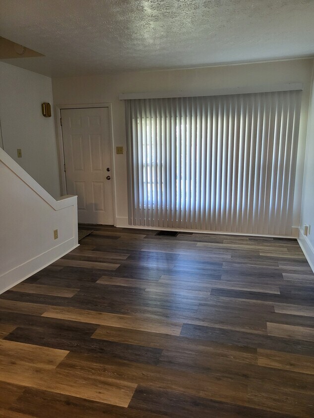 Foto principal - 1434 John Glenn Rd
