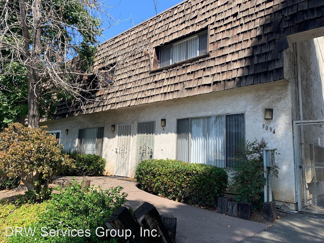 2 br, 1.5 bath House 9034 Kenwood Drive House Rental in Spring