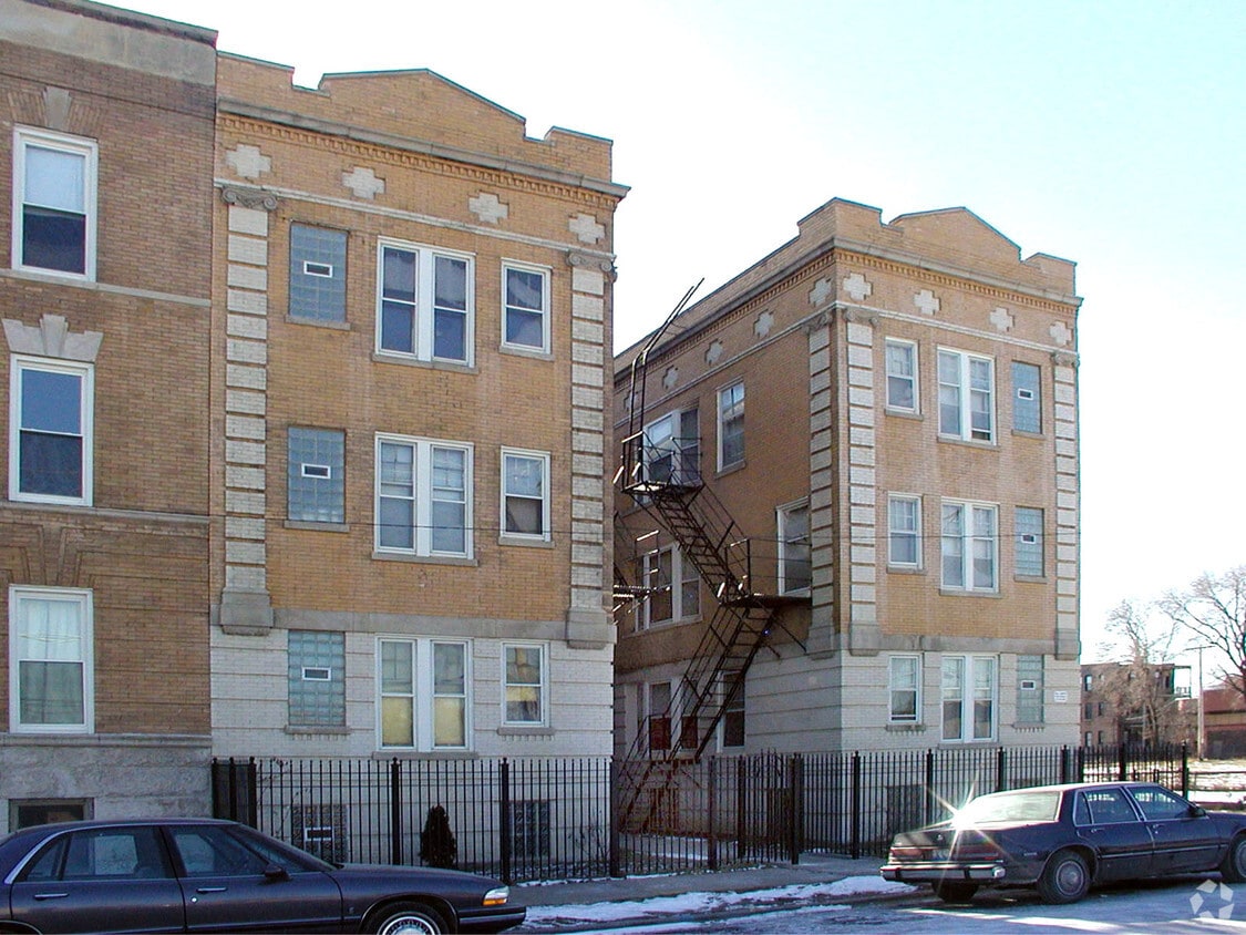 Primary Photo - 353 E 55th Pl