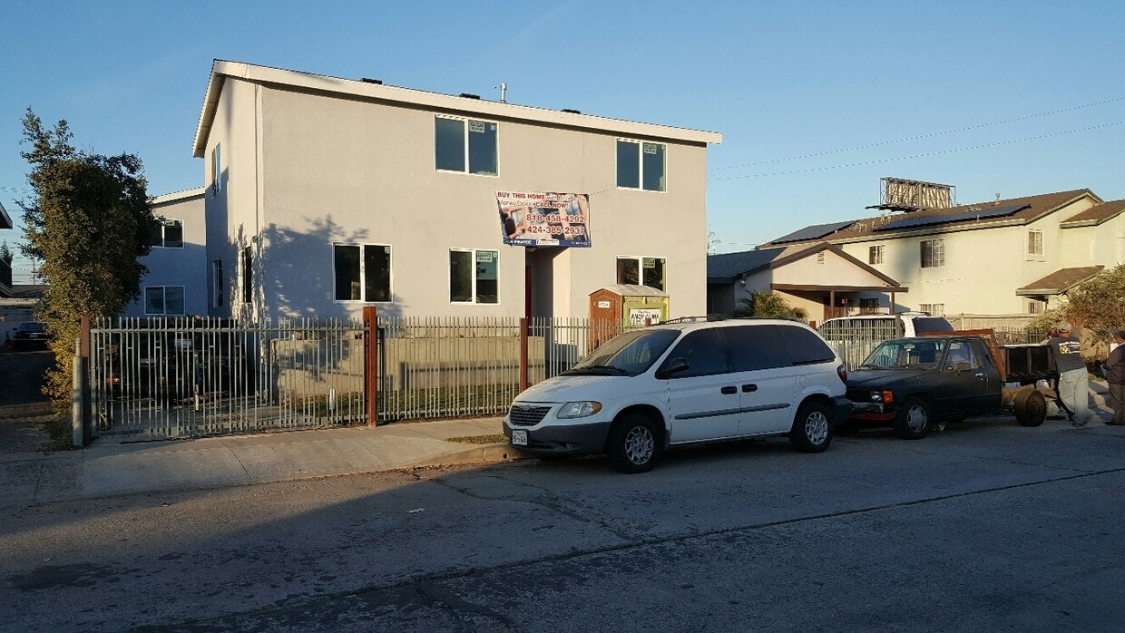 Foto principal - 441 W 89th St