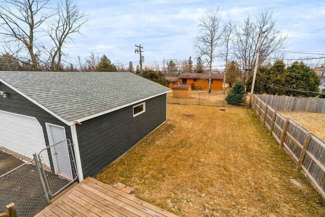 Building Photo - 5116 Ivanhoe St