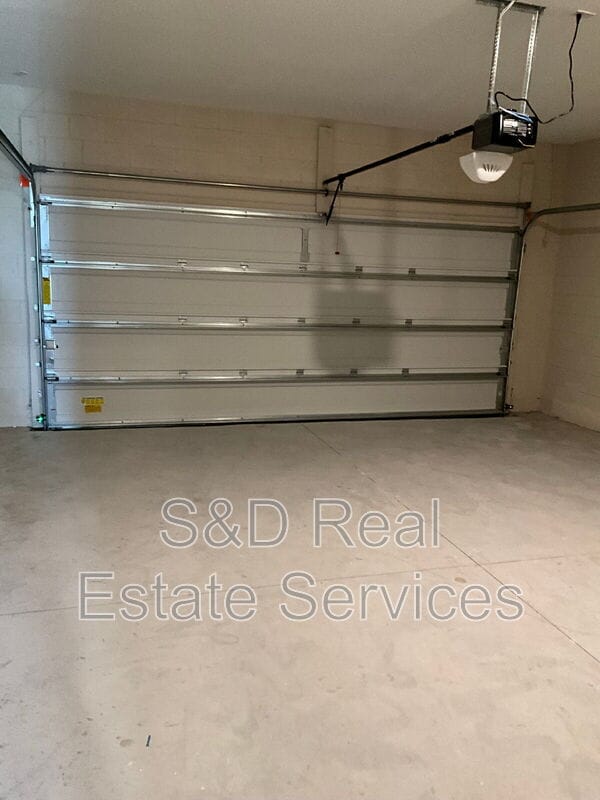 Building Photo - 807 Ballantyne Dr