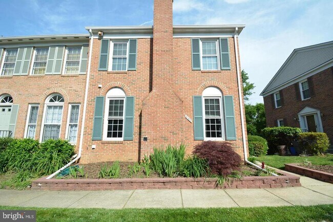 Foto del edificio - 6153 Summer Park Ln