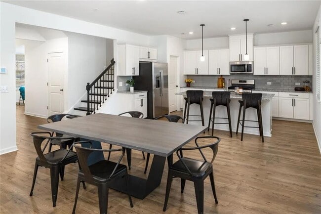 Building Photo - 1740 Wellston Dr