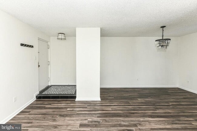 Building Photo - 10204 Bushman Dr