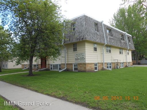 Building Photo - 2201 13th Ave N