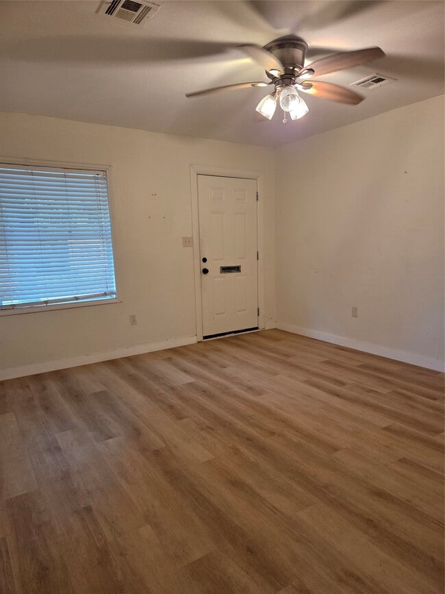 Building Photo - 603 Maple Ave