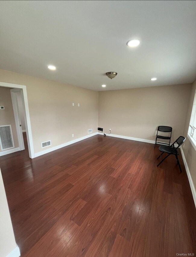 Foto del edificio - 476 Whittier Ave
