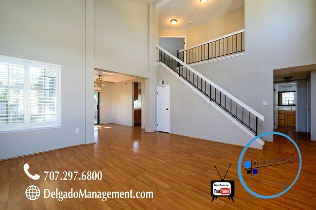 Building Photo - Glen Cove Large 4 bedroom home