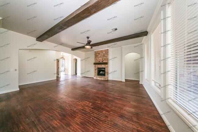 Building Photo - 2112 Pine Creek Ave