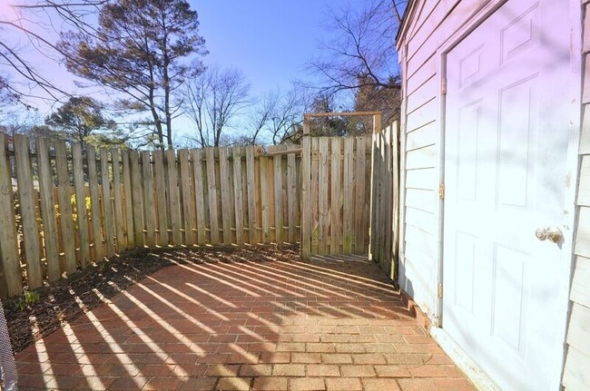 Foto del edificio - 2841 Tully Square