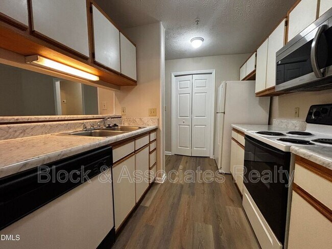Building Photo - 259-7 Waterdown Drive