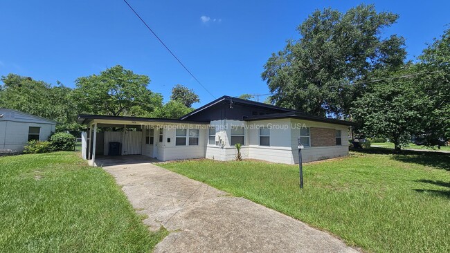 Building Photo - 5474 N River Rd
