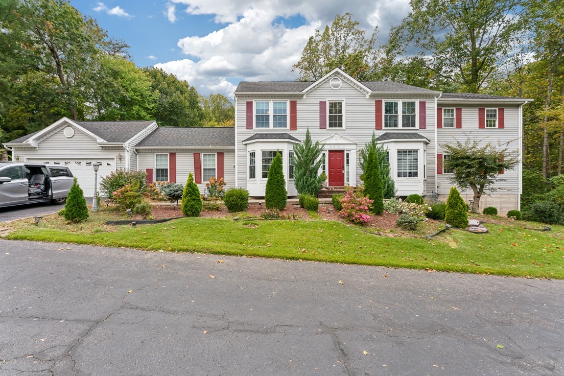 Primary Photo - Charming 4 bedroom 3 bathroomSingle-Family...