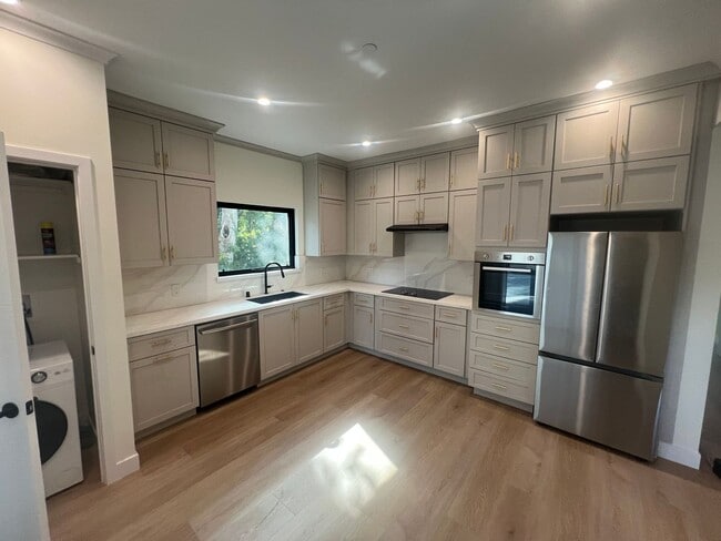 Building Photo - Beautiful 2 bed 1 bath ADU cottage in Los ...