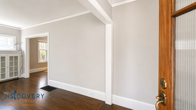 Foto del edificio - Stylish and Sophisticated Bungalow off Piedmont Avenue