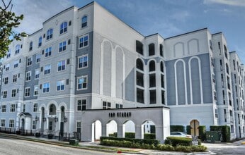 Building Photo - 300 E South St