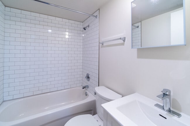 Photo du bâtiment - Waverly Apartments