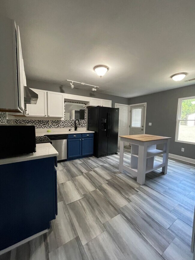 Foto del edificio - 131 Pebble Creek Rd