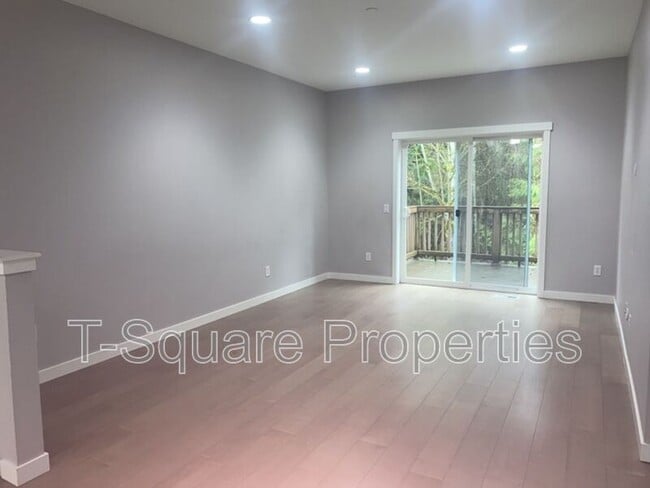 Building Photo - 21236 11th Dr SE