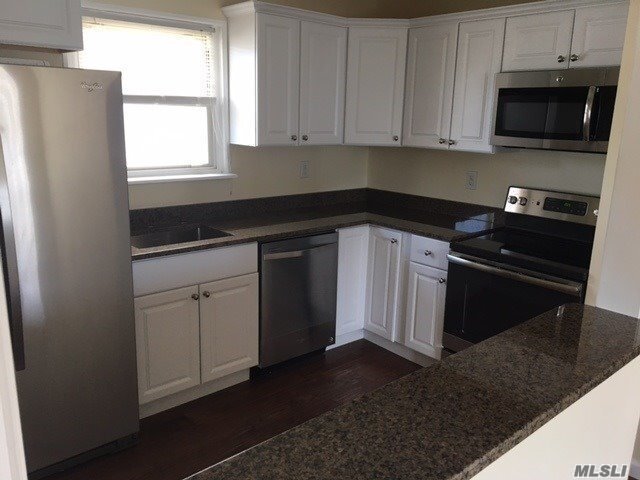 Foto del edificio - 48 Mitchell Ave