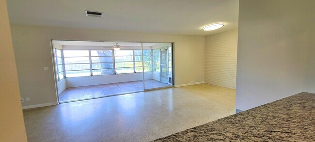 Foto del edificio - 1512 Picardy Cir