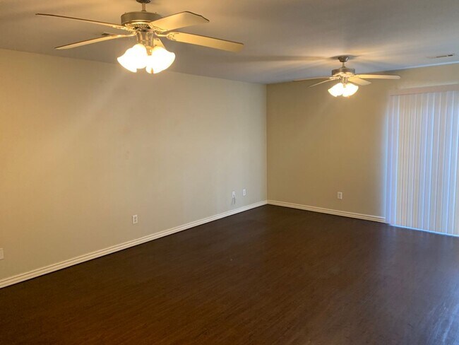 Foto del edificio - Cozy 3 Bedroom for Lease! MOVE-IN SPECIAL!...