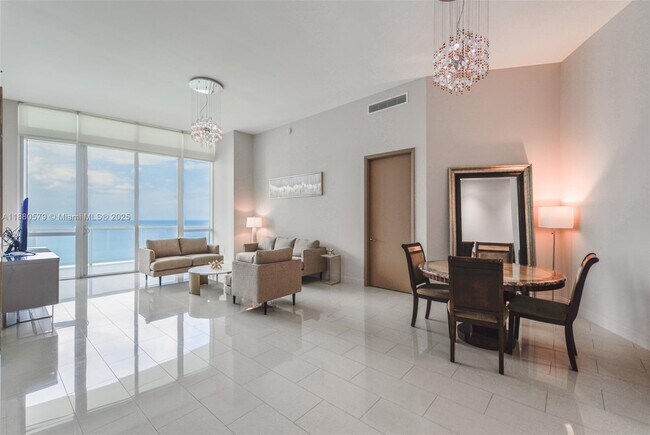 Foto del edificio - 15901 Collins Ave