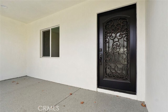 Foto del edificio - 7423 Balcom Ave