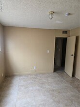 Building Photo - 2104 Sunrise Ave