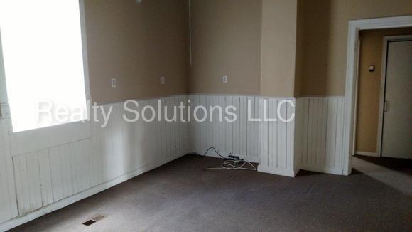Building Photo - 320 Blue Bell Rd
