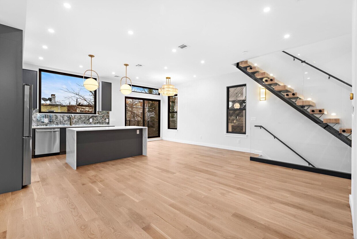 Foto principal - 219 Jane St