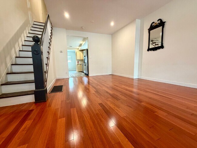 Building Photo - Stunning 3-Bedroom Home in Point Breeze! Available NOW!