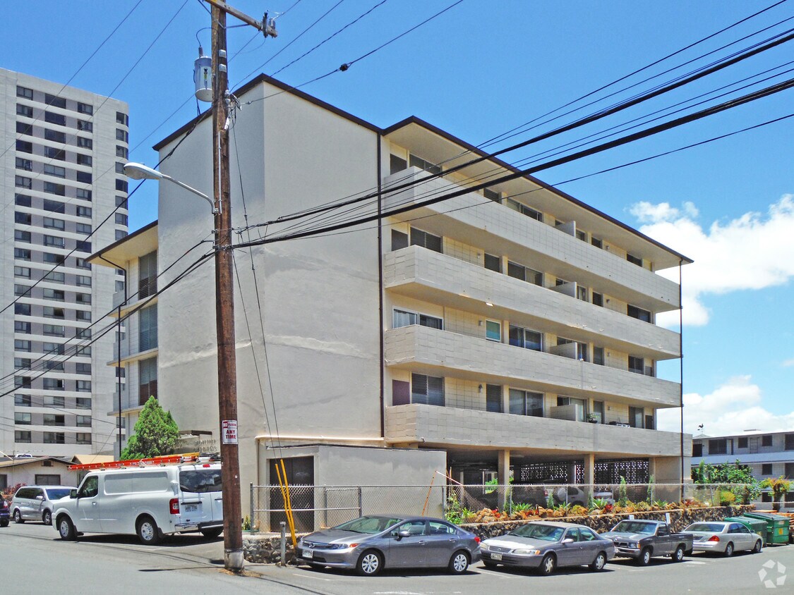 Building Photo - Moiliili Gardens