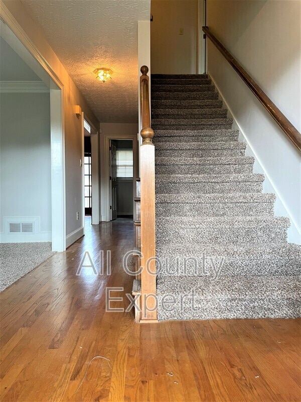 Foto del edificio - 2470 Valentines Ct