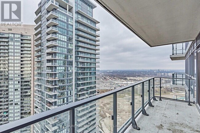 Building Photo - 2220 Lake Shore Blvd W