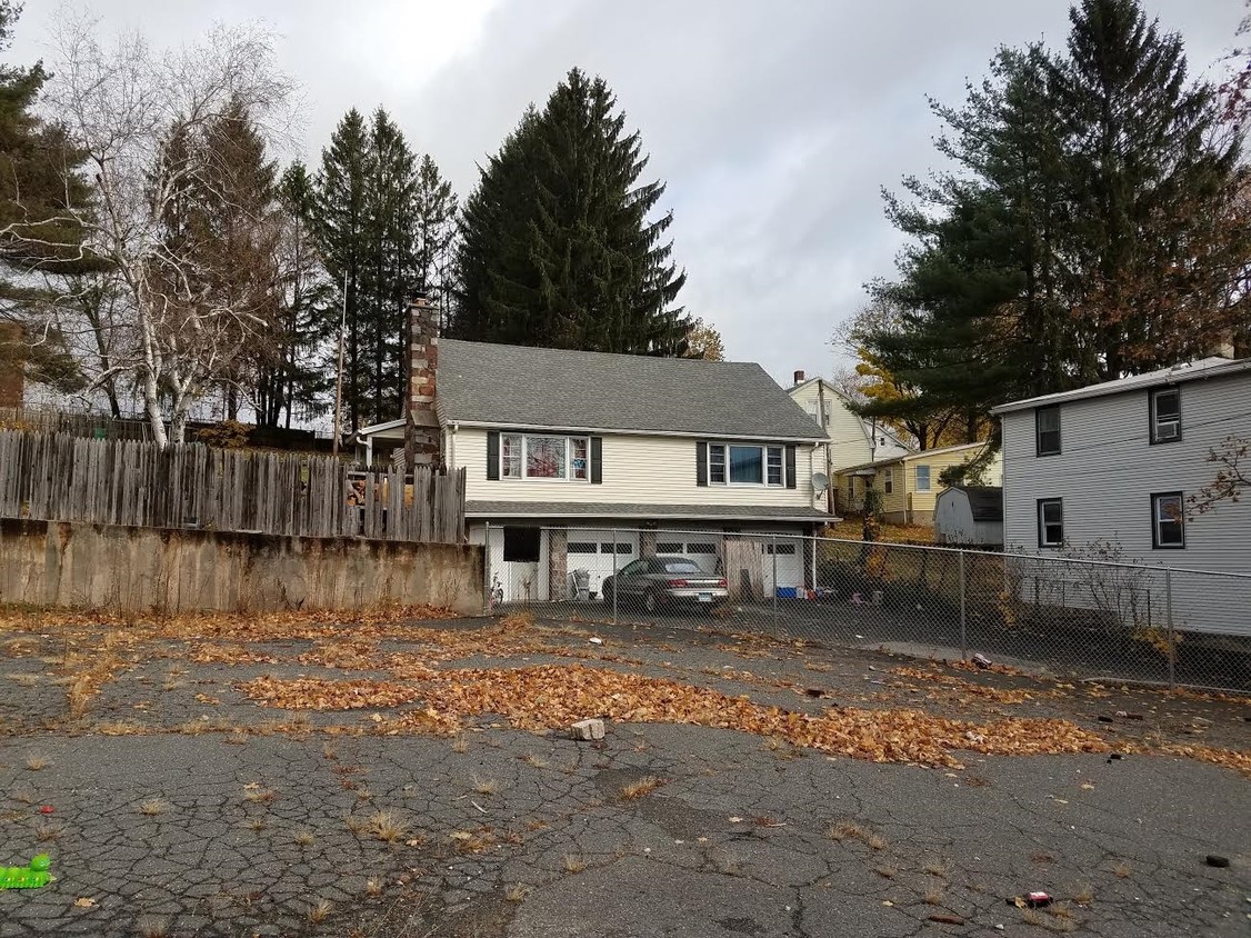 222 Main Street - 5 Wood Ct