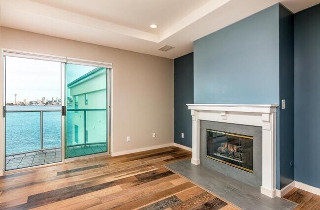 Building Photo - 3 bedroom in Seattle WA 98116