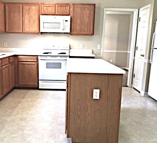 Building Photo - 6514 Highland Oak Dr