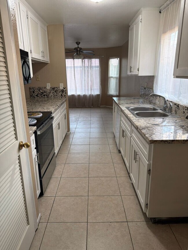 Foto del edificio - 2127 Park View Dr