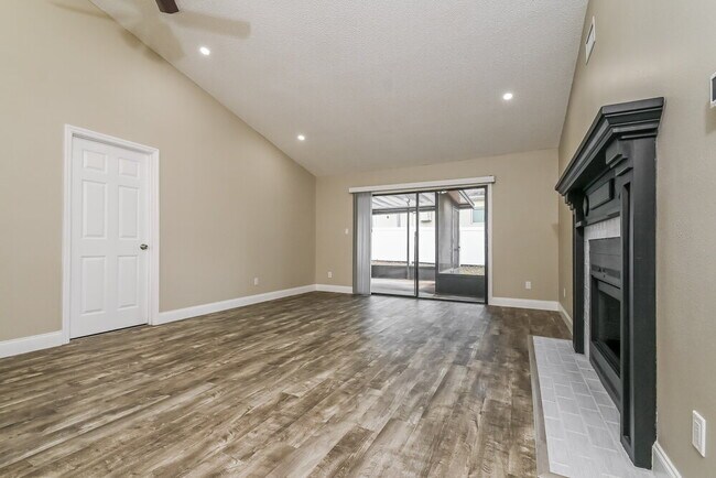 Building Photo - 3938 King Dr
