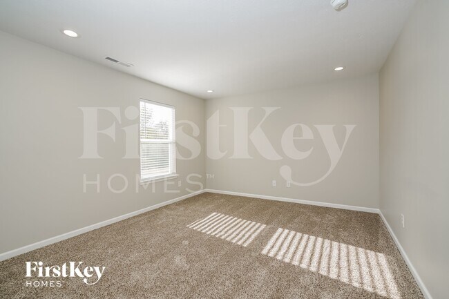 Foto del edificio - 6435 Ault Pl