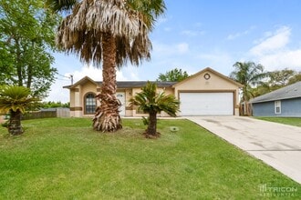 Building Photo - 461 Taylorville St