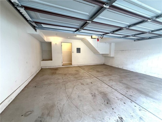 Building Photo - 3317 Del Mar Ave