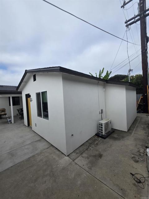 Building Photo - 5928 Estelle St