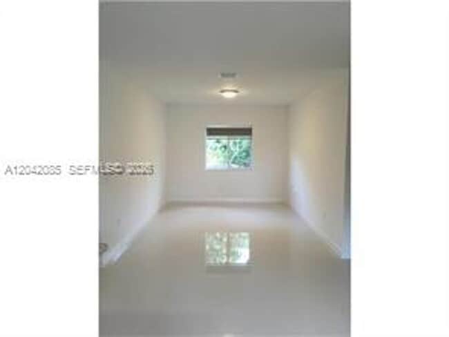Photo - 1029 SW 11th Avenue 0 House