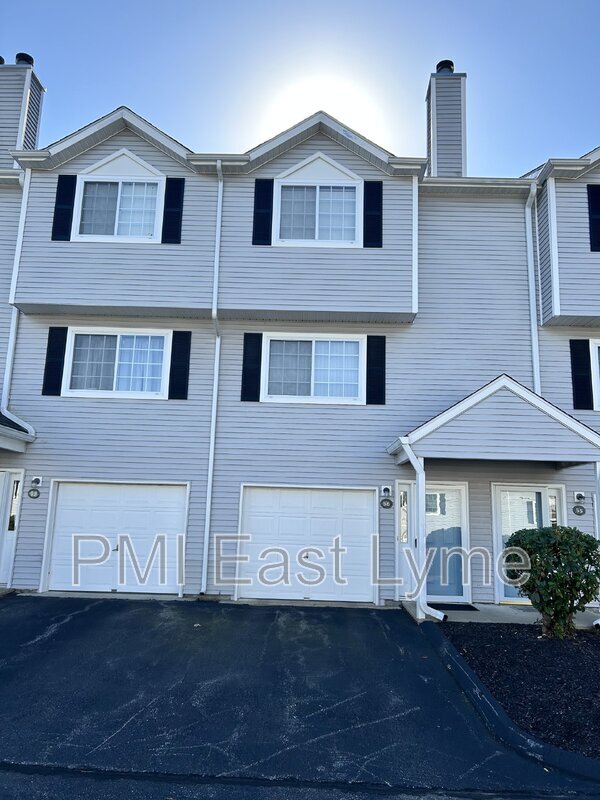 Primary Photo - 310 Boston Post Rd