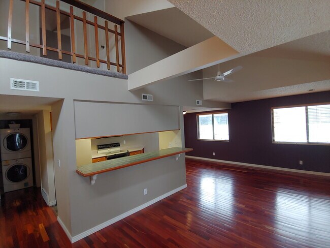 Foto del edificio - 6620 E Mississippi Ave