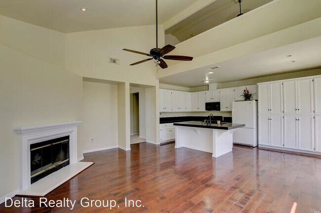 Building Photo - 3 br, 2 bath House - 605 Gallery Ct